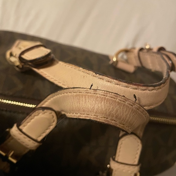 Michael Kors Grayson Bag - Picture 10 of 11